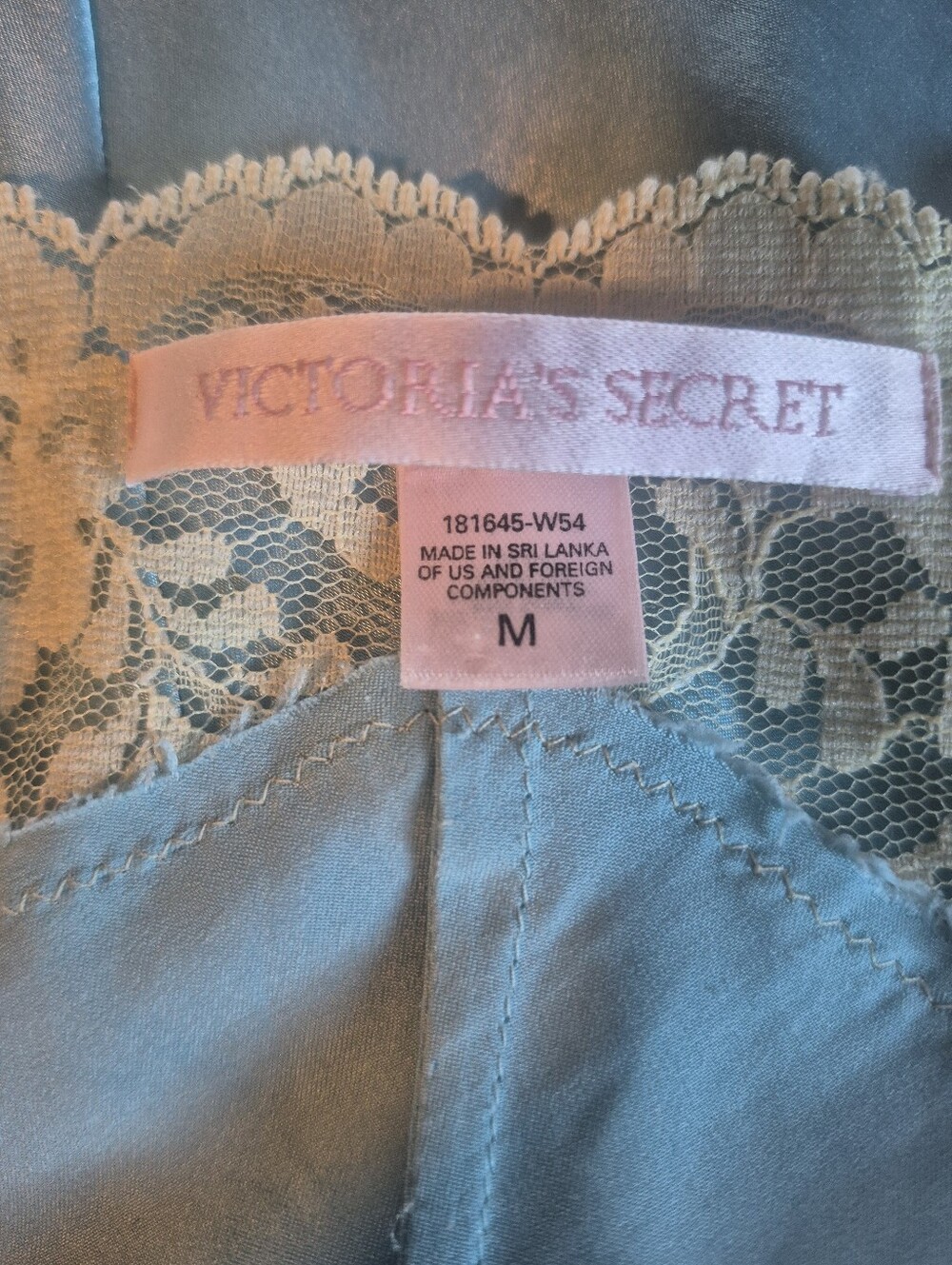 Victtoria's Secret Nightie & Cute sleep Mask - Picture 6 of 7